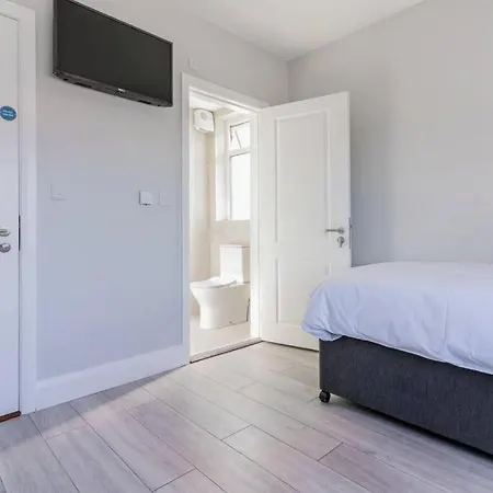 Twin On Golf Course Private Cosy Lodge