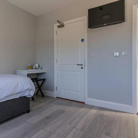 Lodge Burrows Golf Club *