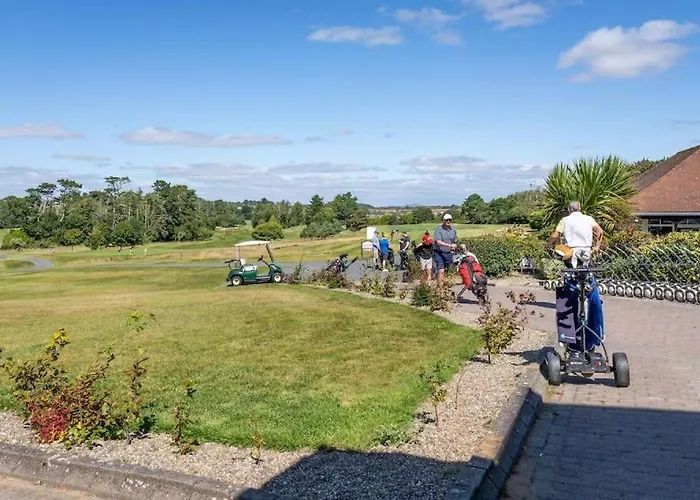 Twin On Golf Course Private Cosy 롯지 트라모어